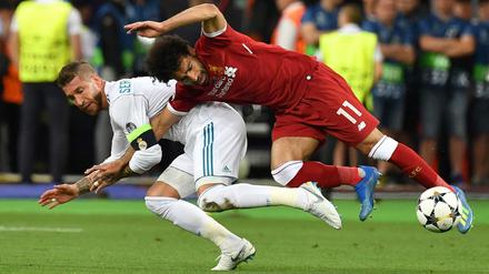 Sergio Ramos nahm Liverpools Mohamed Salah aus dem Spiel.
