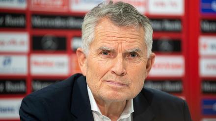 Geschäftig. Wolfgang Dietrich, Präsident des VfB Stuttgart, steht im Fokus.
