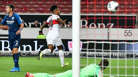 Drin. Daniel Didavi (r.) bejubelt seinen Treffer zum 1:0 für den VfB.
