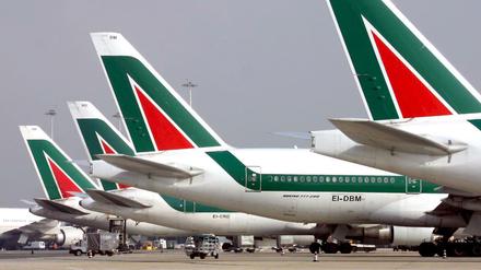 Flugzeuge der Alitalia auf dem Flughafen "Leonardo da Vinci" in Rom (Archivfoto).