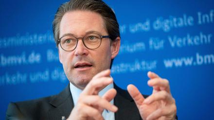 Minister Andreas Scheuer (CSU) greift in den Tarifkonflikt ein.
