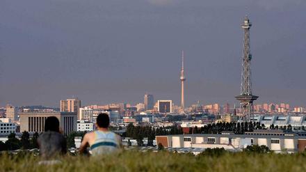 Die Hauptstadt ist bundesweit Spitze beim Wachstum der Wirtschaft. Und auch für die nächsten Monate sieht es für Berlin gut aus - nicht nur wenn man vom Teufelsberg auf die Skyline schaut.