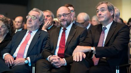 Arbeitgebertag. BDA-Ehrenpräsident Dieter Hundt (l.), SPD-Chef Martin Schulz und BDA-Präsident Ingo Kramer am Mittwoch in Berlin. 