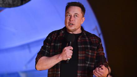 Tesla-Chef Elon Musk hat im Streit mit der US-Börsenaufsicht SEC sein Verhalten bei Twitter verteidigt und zum Gegenangriff auf die Behörde ausgeholt.