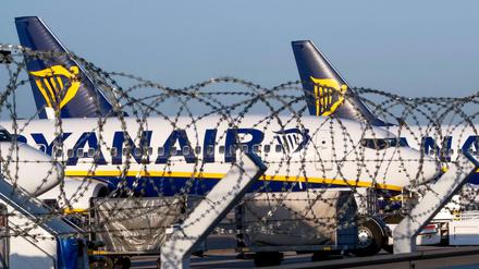 Ryanair hat wegen angekündigter Piloten- und Flugbegleiter-Streiks in Spanien, Portugal, Italien, den Niederlanden und Belgien für Freitag 150 Flüge abgesagt. 