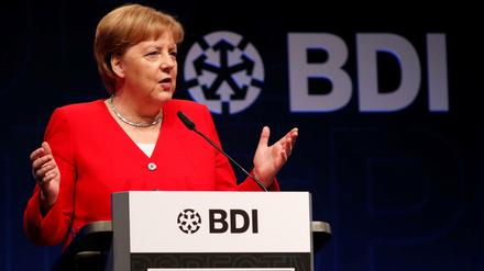 „Ich könnte jetzt hier aufzählen, wo die Autoindustrie überall Vertrauen verspielt hat." Tat Angela Merkel dann aber doch nicht.