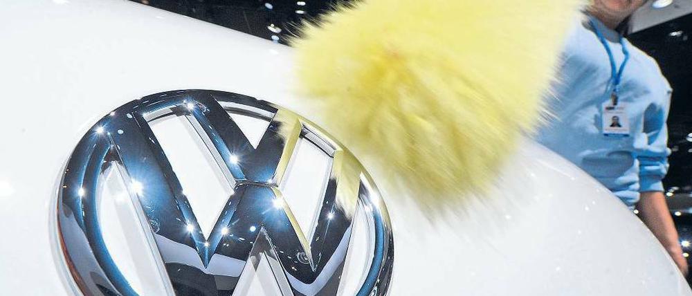 Gute Nachrichten aus Detroit. Autos deutscher Firmen haben Konjunktur. Volkswagen konnte einen neuen Verkaufsrekord verbuchen. 