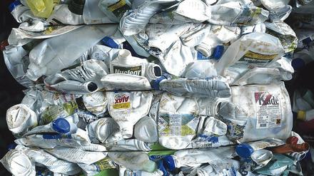 Hochgestapelt. Nur 7,2 Prozent der Kunststoffproduktion werden recycelt. Weniger Plastik wäre noch besser als eine höhere Wiederverwertungsquote, doch das ist leichter gesagt als getan. 