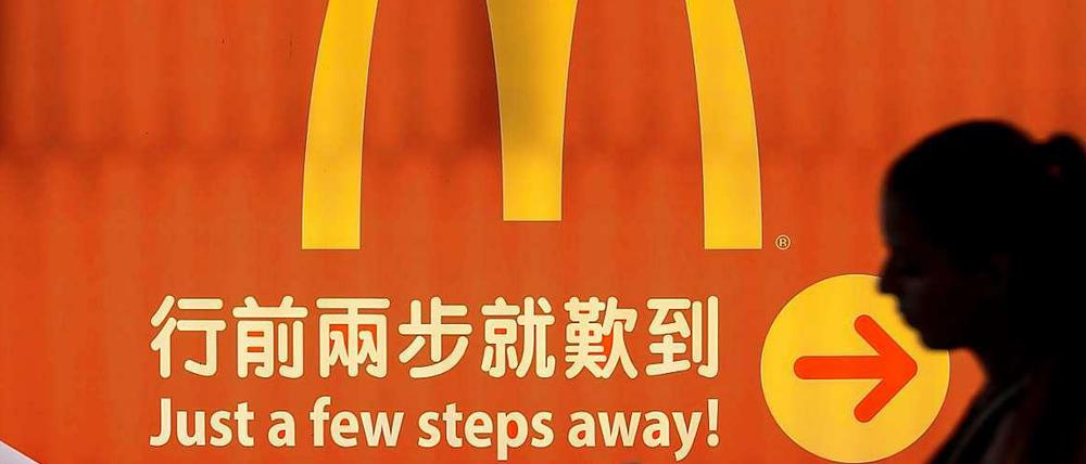 "Nur ein paar Schritte entfernt" - das konnten Kunden in China angesichts eines Gammelfleischskandals zuletzt auch als Drohung verstehen.