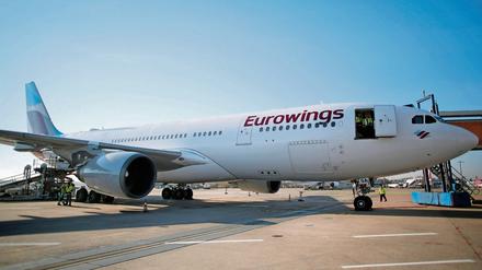 Das Personal der Billigfluglinie Eurowings wird nicht nach den Lufthansa-Tarifen bezahlt.