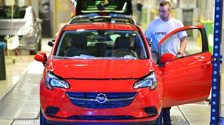 Opel Corsa rollen im Opel-Werk in Eisenach vom Band. 