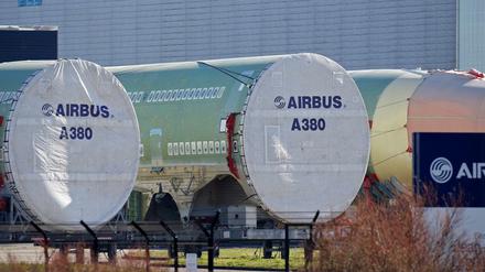 Teile des Airbus-Großraumflugzeugs A380 in der Endmontage-Fabrik in der Nähe von Toulouse.