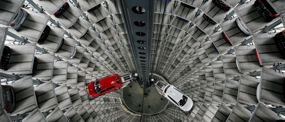 Abgrund. Dieselgate kostet den VW-Konzern mindestens 20 Milliarden Euro.