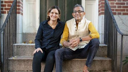 Esther Duflo und Abhijit Banerjee vom Massachusetts Institute of Technology (MIT) sind das erste Ehepaar, das mit dem Wirtschaftsnobelpreis ausgezeichnet wird.
