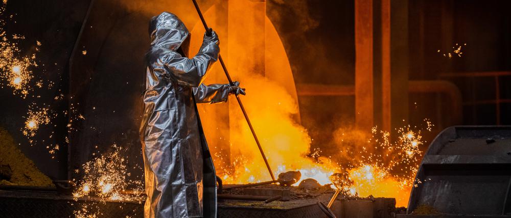 Die EU-Kommission hat deutsche Milliarden-Beihilfen zum Bau einer Großanlage für die Herstellung von klimafreundlicherem Stahl durch Thyssenkrupp genehmigt. 