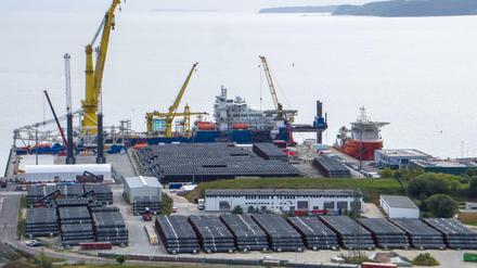 Das russische Verlegeschiff «Akademik Tscherski» liegt im Hafen Mukran auf der Insel Rügen fest. 