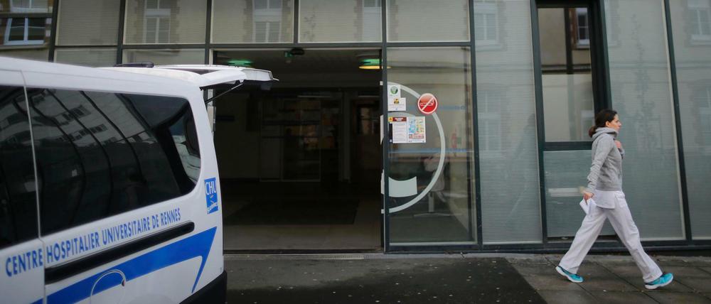 In Lebensgefahr. Sechs Probanden wurden in Rennes ins Krankenhaus eingeliefert. Alle sind schwerkrank, einer hirntot. 