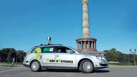 Made in Germany und unterwegs in Berlin. Das von Forschenden der Freien Universität Berlin entwickelte autonome Fahrzeug bei einer seiner Testfahrten im Dezember 2015.