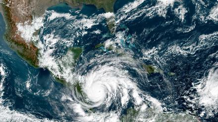 Iota ist das 13. Sturmtief, das in diesem Jahr Hurrikanstärke erreichte. In Durchschnittsjahren bilden sich sechs Hurrikane.