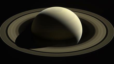Der Saturn mit seinen Ringen, aufgenommen von der Kamera der Raumsonde Cassini.